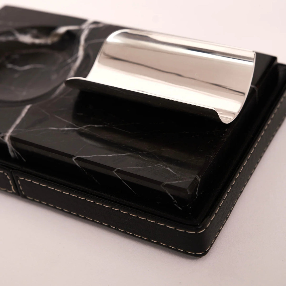 Lacenta Toro Cigar Ashtray