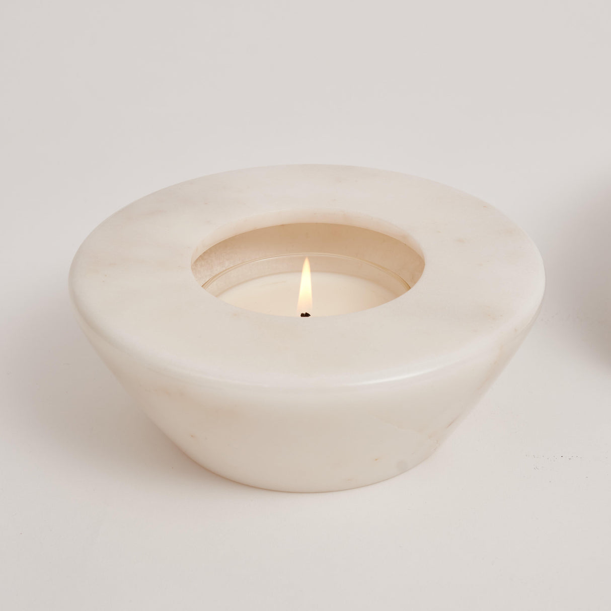 Alba Beyaz Mermer Mumluk