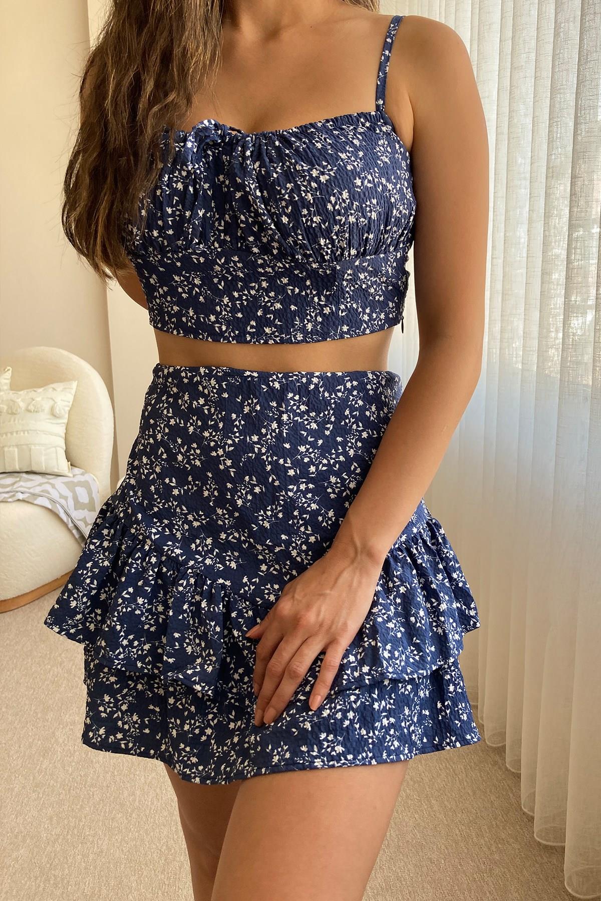 Askılı Crop Bluz Fırfırlı Mini Etek Takımı