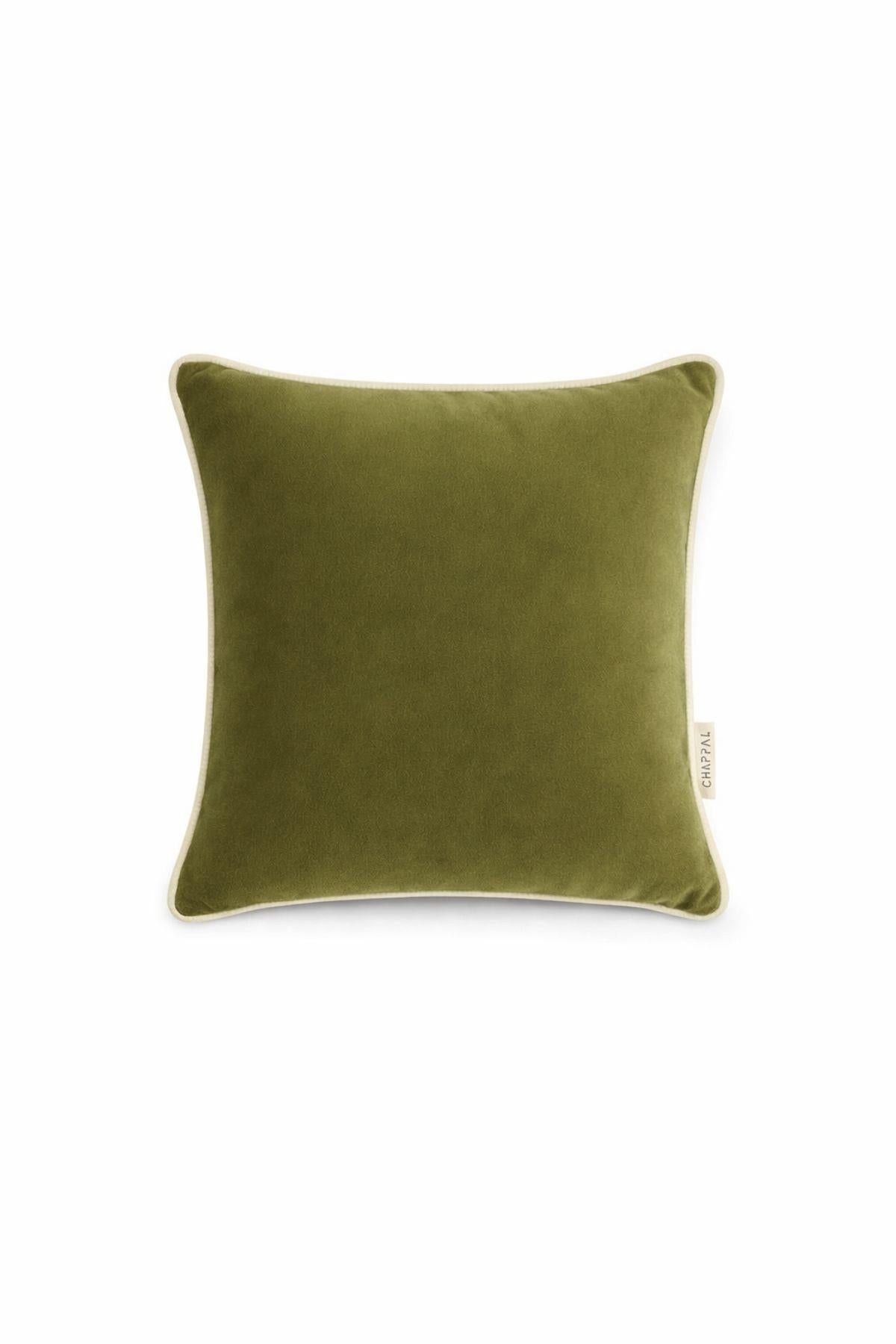 Beyaz Biyeli Yeşil Kadife Kırlent