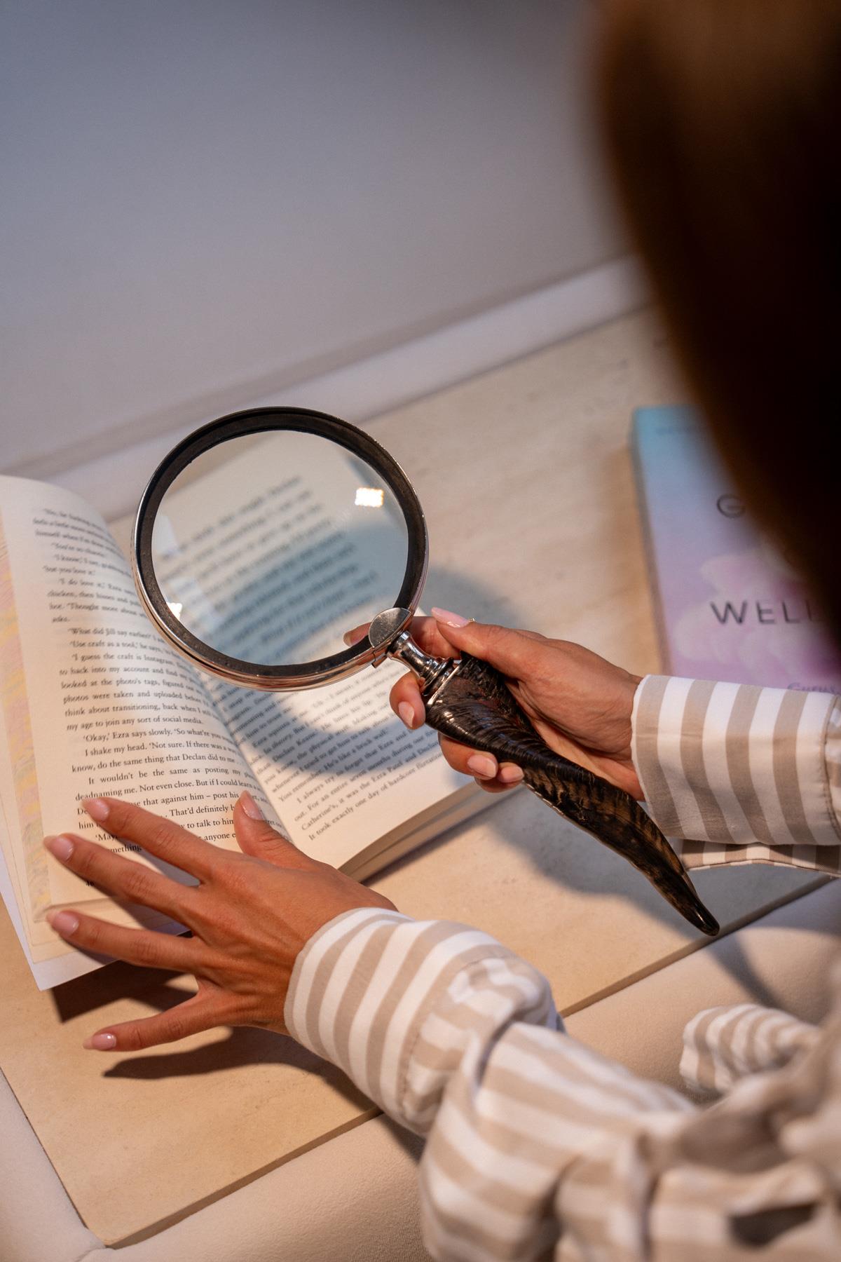 Boynuz Saplı Büyüteç Kemik