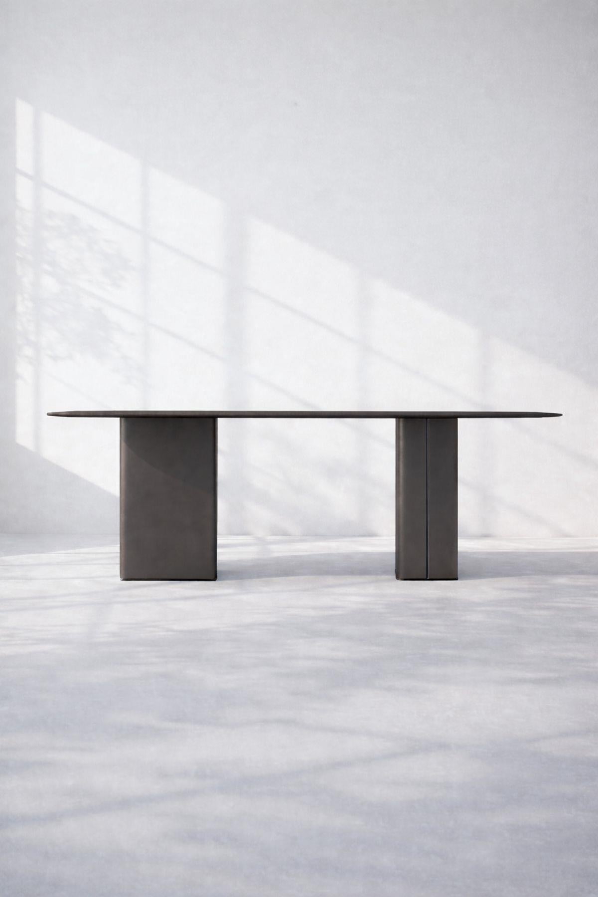 Luma Dining Table