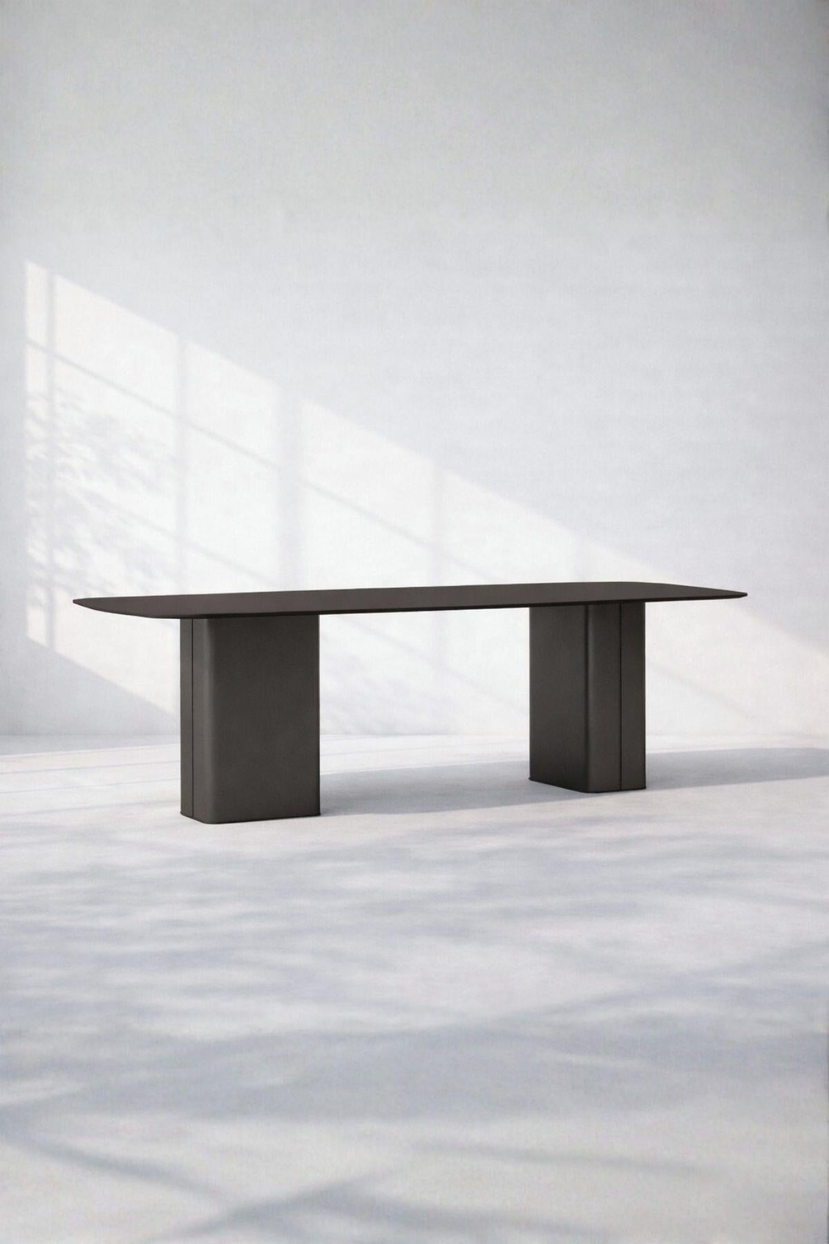 Luma Dining Table