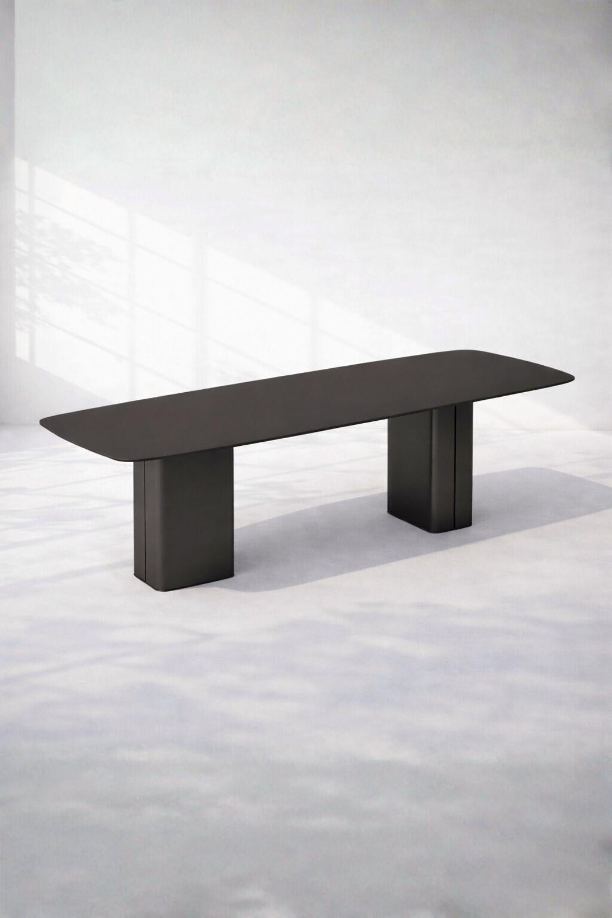 Luma Dining Table