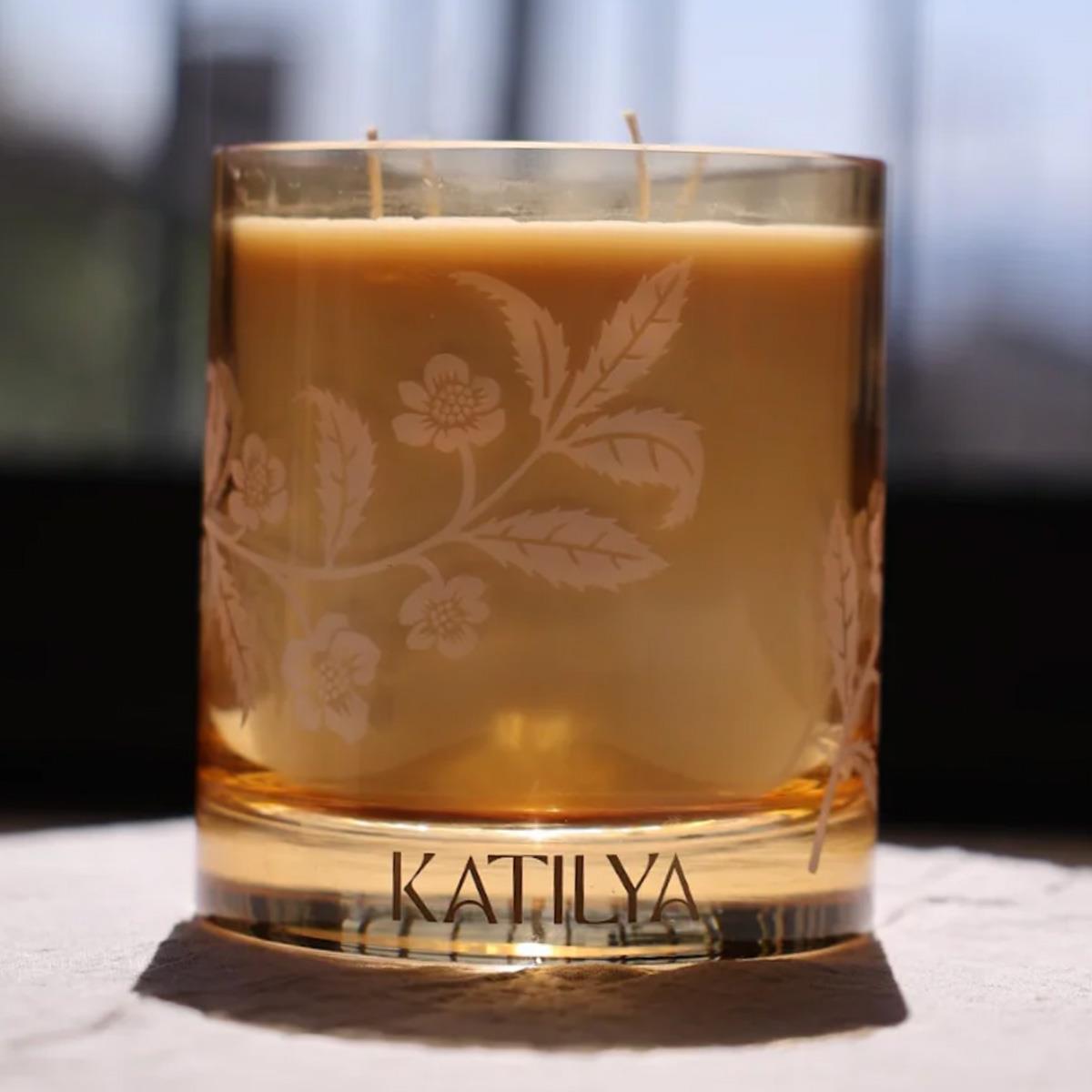 Mamul Büyük Mum – 1850 gr | Nektarin, Şeftali ve Yaseminle Baharın Zarif Dokunuşu