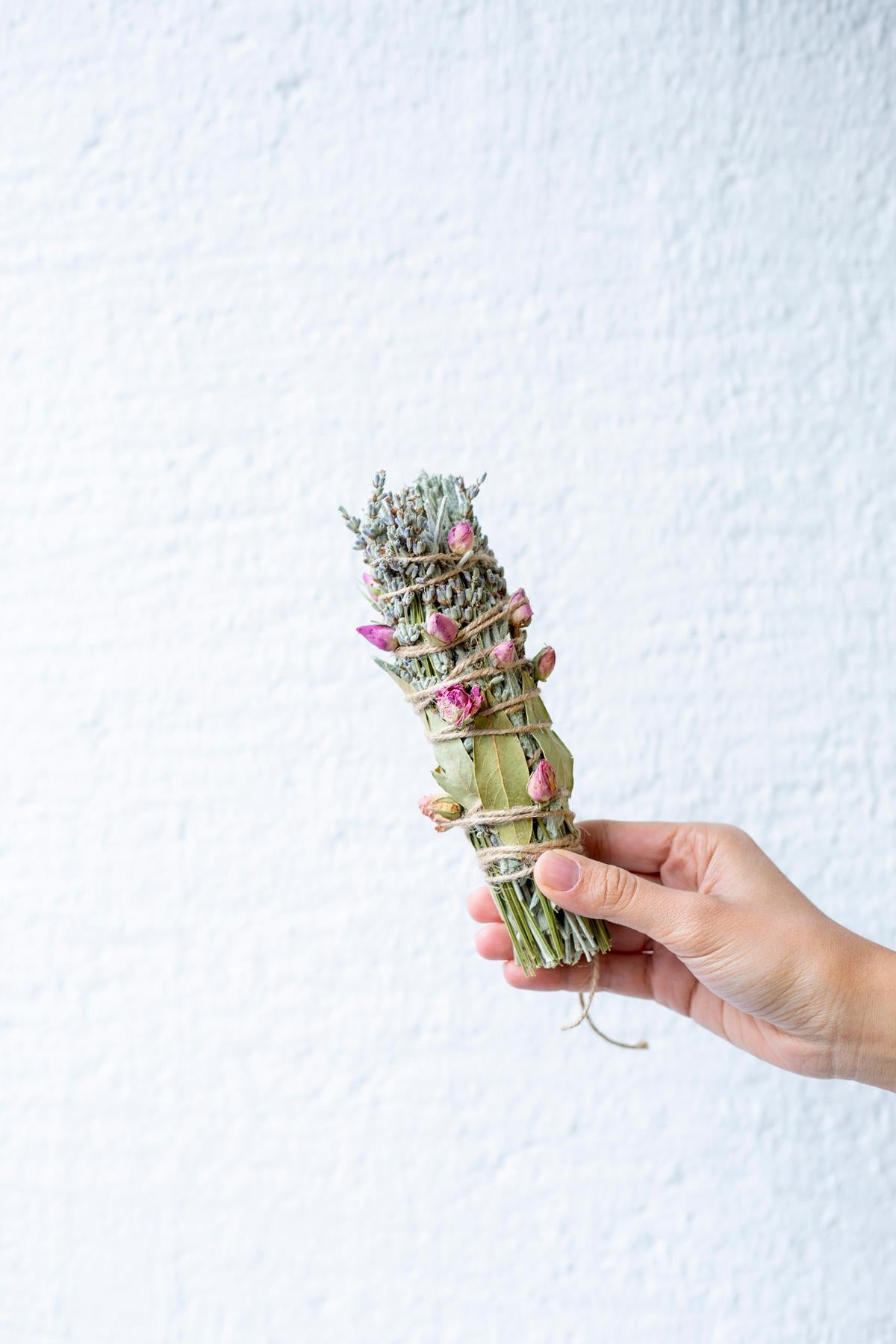 Sakinleştirici Bitkisel Tütsü Demeti