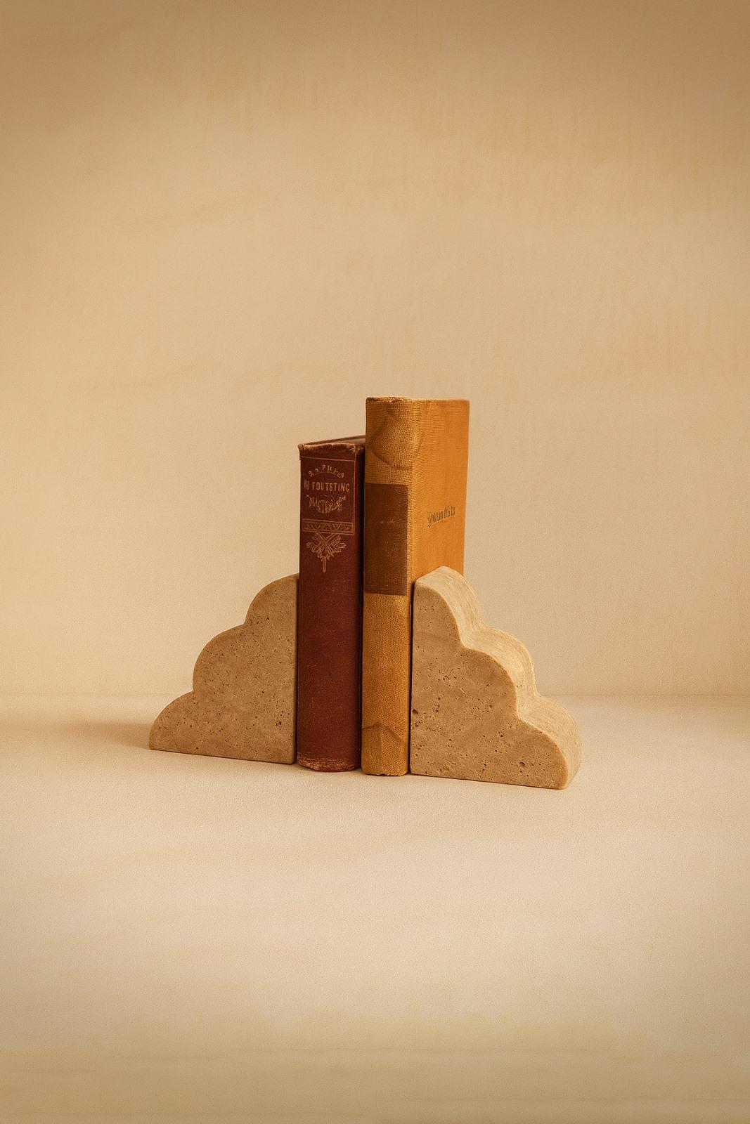 Traverten Kitap Tutucu