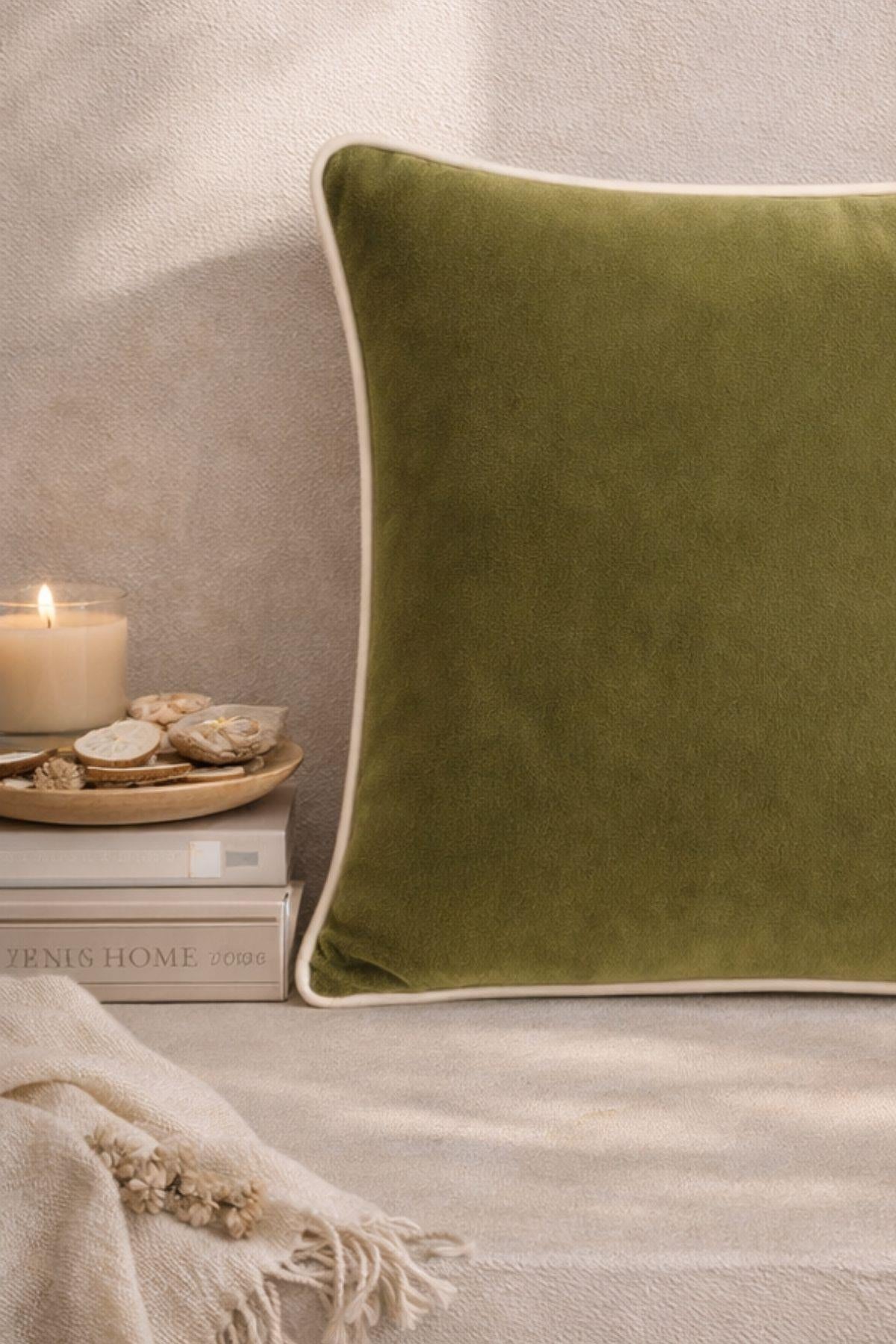 Beyaz Biyeli Yeşil Kadife Kırlent