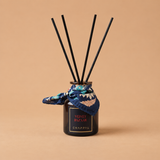Velvet Bazaar 120 ml çubuklu oda kokusu — kullanım görünümü