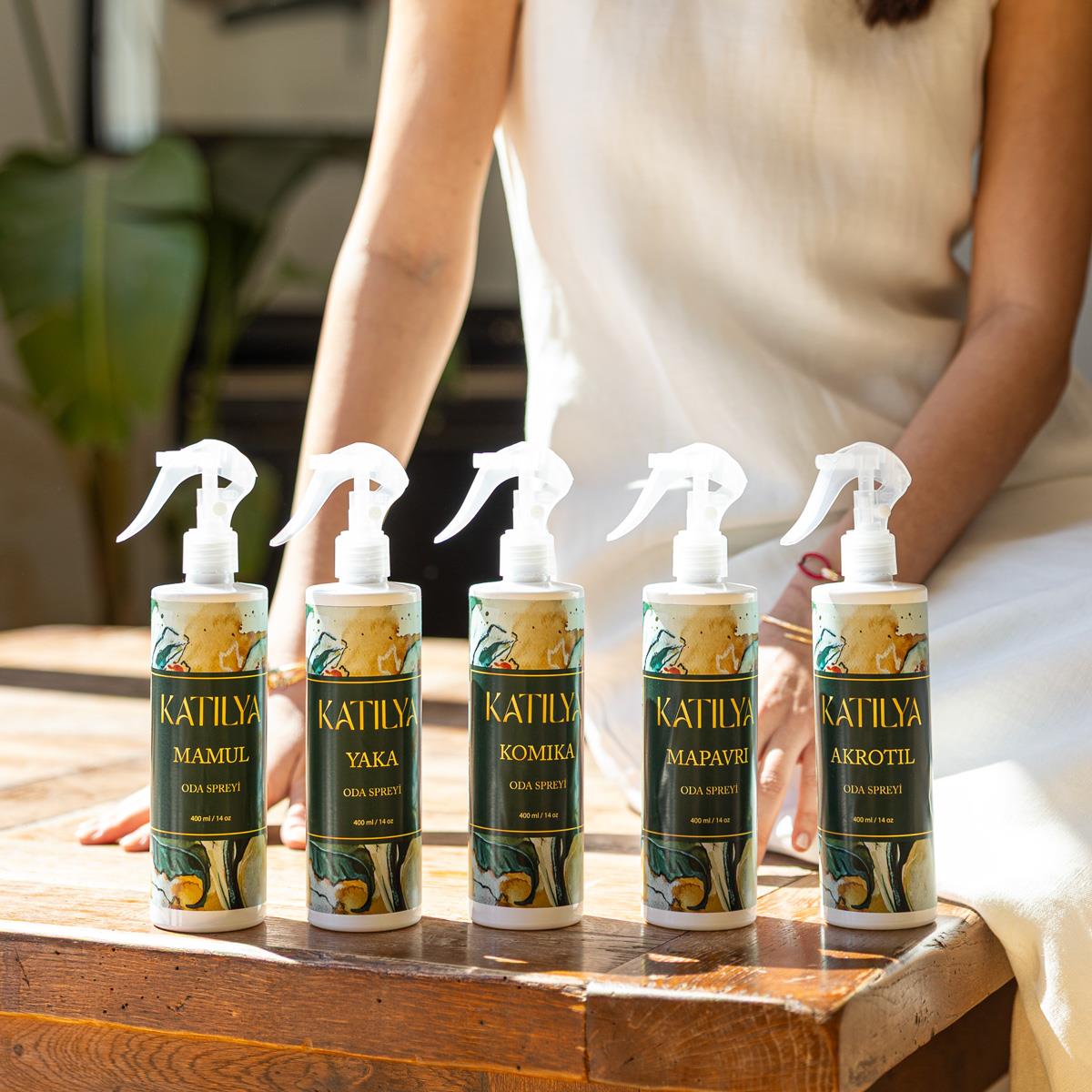 Yaka Oda Spreyi – 400 ml | Vanilya, Misk ve Beyaz Çiçeklerle Huzurlu Doğallık